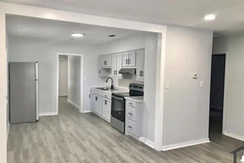 Villa ou maison à louer à Tampa, Floride: 4 chambres, 159.42 m2 № 2208308 - photo 3