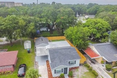 Villa ou maison à Tampa, Floride 4 chambres, 159.42 m2 № 2208308