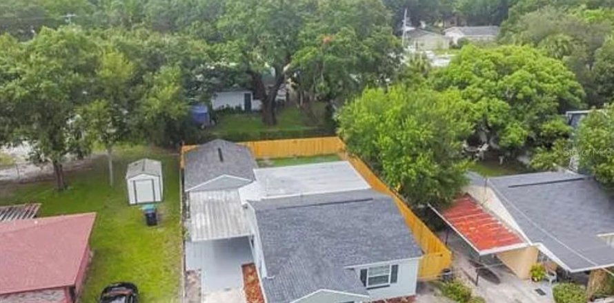 Villa ou maison à Tampa, Floride 4 chambres, 159.42 m2 № 2208308