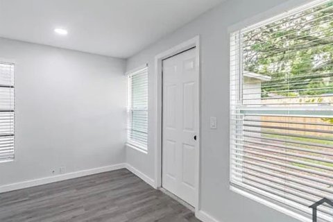 Villa ou maison à louer à Tampa, Floride: 4 chambres, 159.42 m2 № 2208308 - photo 5