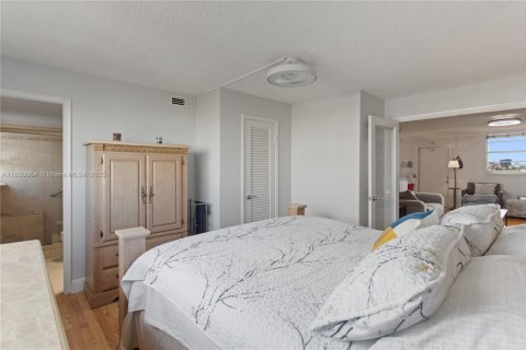 Condominio en venta en Hollywood, Florida, 1 dormitorio, 78.97 m2 № 1922122 - foto 20