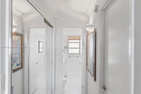 Condominio en venta en Hollywood, Florida, 1 dormitorio, 78.97 m2 № 1922122 - foto 24