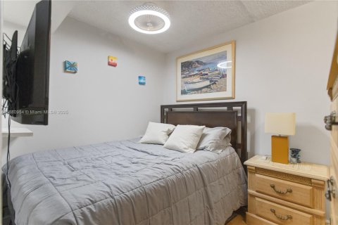 Condominio en venta en Hollywood, Florida, 1 dormitorio, 78.97 m2 № 1922122 - foto 29
