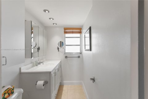 Condominio en venta en Hollywood, Florida, 1 dormitorio, 78.97 m2 № 1922122 - foto 21