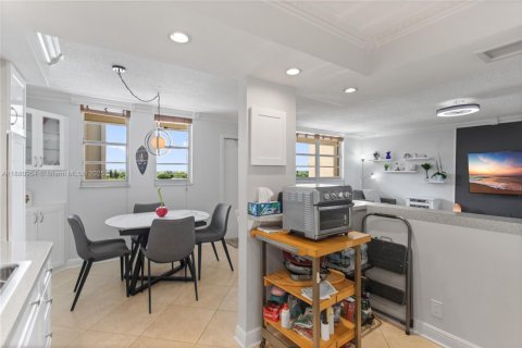 Condominio en venta en Hollywood, Florida, 1 dormitorio, 78.97 m2 № 1922122 - foto 7