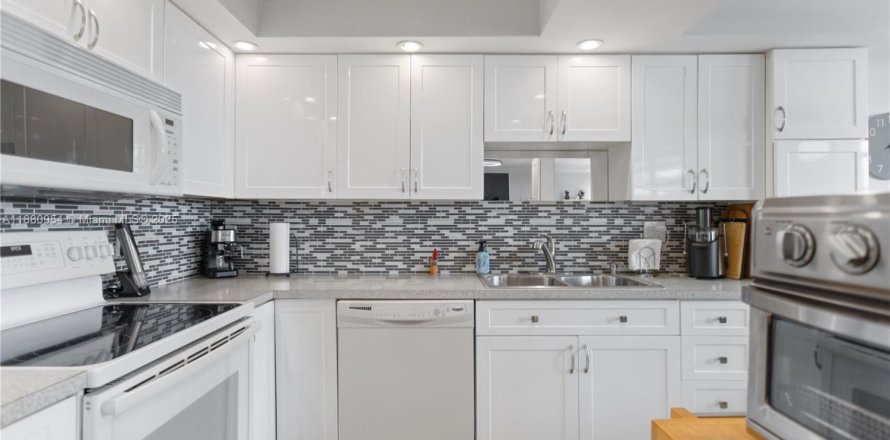 Condominio en Hollywood, Florida, 1 dormitorio № 1922122