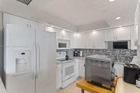 Condominio en venta en Hollywood, Florida, 1 dormitorio, 78.97 m2 № 1922122 - foto 6