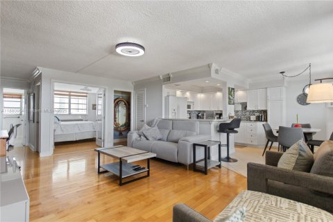 Condominio en venta en Hollywood, Florida, 1 dormitorio, 78.97 m2 № 1922122 - foto 14