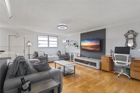 Condominio en venta en Hollywood, Florida, 1 dormitorio, 78.97 m2 № 1922122 - foto 12