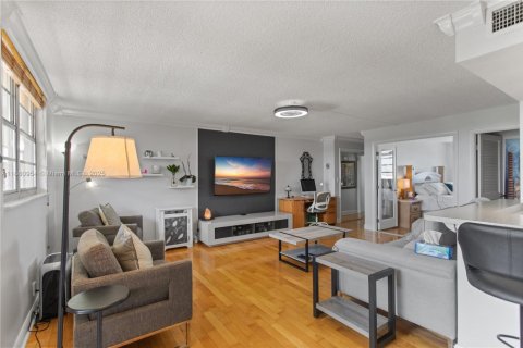 Condominio en venta en Hollywood, Florida, 1 dormitorio, 78.97 m2 № 1922122 - foto 13
