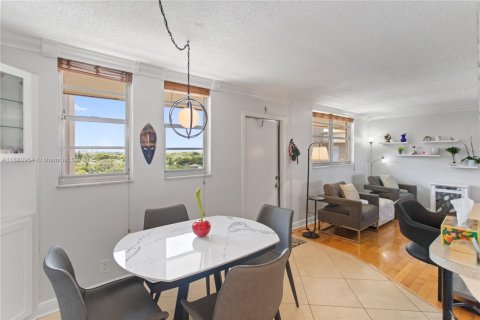Condominio en venta en Hollywood, Florida, 1 dormitorio, 78.97 m2 № 1922122 - foto 10