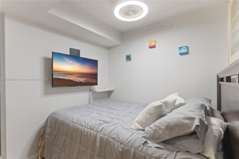 Condominio en venta en Hollywood, Florida, 1 dormitorio, 78.97 m2 № 1922122 - foto 30