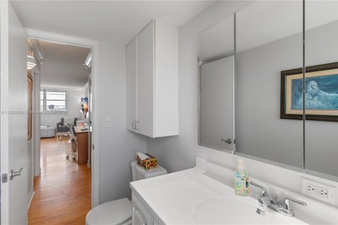 Condominio en venta en Hollywood, Florida, 1 dormitorio, 78.97 m2 № 1922122 - foto 15
