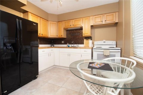 Propiedad comercial en venta en Treasure Island, Florida, 4 dormitorios, 157.93 m2 № 2151389 - foto 28