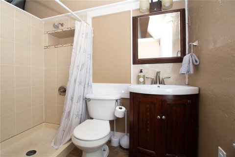 Propiedad comercial en venta en Treasure Island, Florida, 4 dormitorios, 157.93 m2 № 2151389 - foto 12