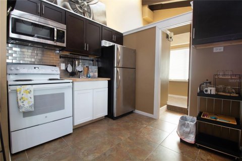 Propiedad comercial en venta en Treasure Island, Florida, 4 dormitorios, 157.93 m2 № 2151389 - foto 8