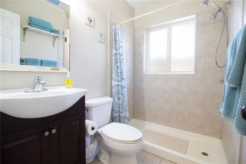 Propiedad comercial en venta en Treasure Island, Florida, 4 dormitorios, 157.93 m2 № 2151389 - foto 22