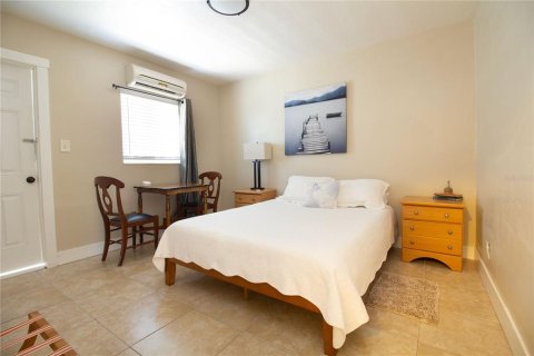 Propiedad comercial en venta en Treasure Island, Florida, 4 dormitorios, 157.93 m2 № 2151389 - foto 20