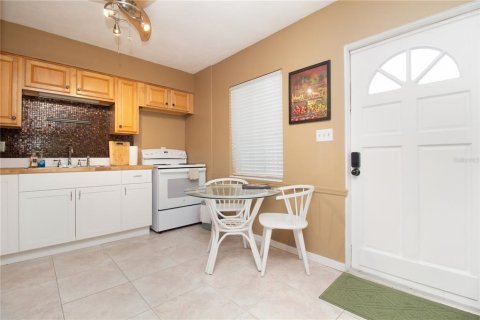Propiedad comercial en venta en Treasure Island, Florida, 4 dormitorios, 157.93 m2 № 2151389 - foto 27