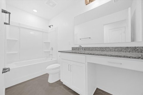 House in Lakeland, Florida 4 bedrooms, 152.08 sq.m. № 1198295 - photo 12