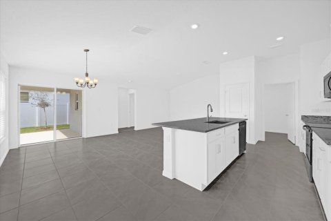 House in Lakeland, Florida 4 bedrooms, 152.08 sq.m. № 1198295 - photo 6