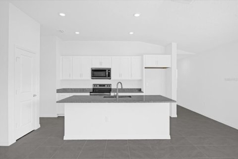 House in Lakeland, Florida 4 bedrooms, 152.08 sq.m. № 1198295 - photo 3