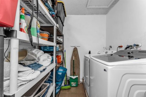 Купить виллу или дом в Майами, Флорида 4 спальни, 164.99м2, № 1986298 - фото 12