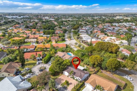 Купить виллу или дом в Майами, Флорида 4 спальни, 164.99м2, № 1986298 - фото 28