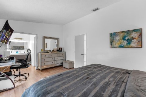 Купить виллу или дом в Майами, Флорида 4 спальни, 164.99м2, № 1986298 - фото 14