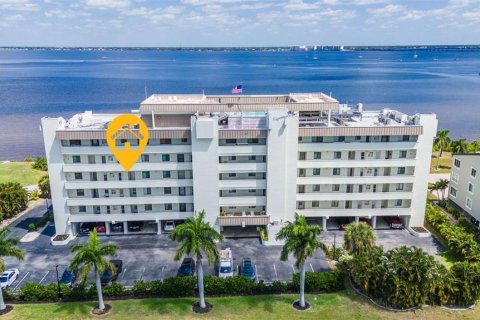 Copropriété à louer à Punta Gorda, Floride: 2 chambres, 91.79 m2 № 1191484 - photo 1