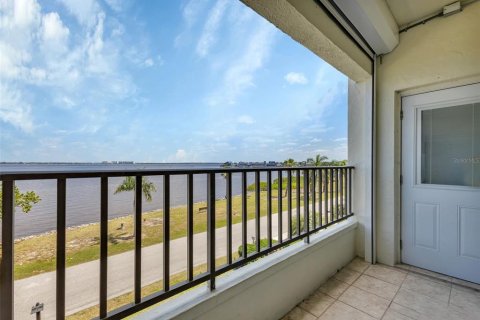 Copropriété à louer à Punta Gorda, Floride: 2 chambres, 91.79 m2 № 1191484 - photo 9