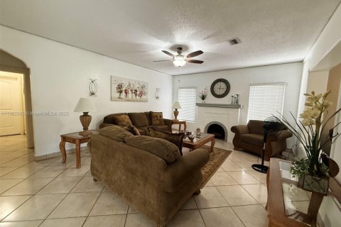 Купить виллу или дом в Майами, Флорида 6 спален, 241.08м2, № 1955504 - фото 11