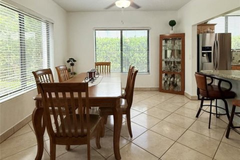 Купить виллу или дом в Майами, Флорида 6 спален, 241.08м2, № 1955504 - фото 25