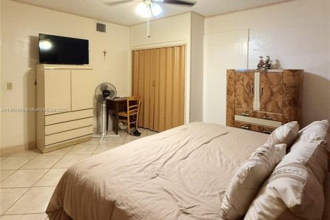 Купить виллу или дом в Майами, Флорида 6 спален, 241.08м2, № 1955504 - фото 14