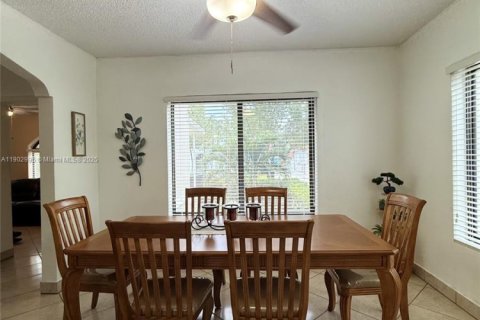 Купить виллу или дом в Майами, Флорида 6 спален, 241.08м2, № 1955504 - фото 26