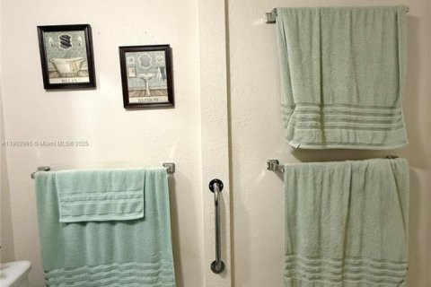 Купить виллу или дом в Майами, Флорида 6 спален, 241.08м2, № 1955504 - фото 17