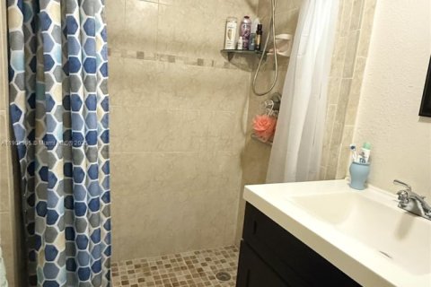 Купить виллу или дом в Майами, Флорида 6 спален, 241.08м2, № 1955504 - фото 16