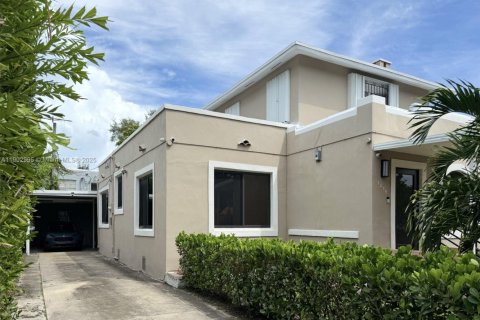 Купить виллу или дом в Майами, Флорида 6 спален, 241.08м2, № 1955504 - фото 3