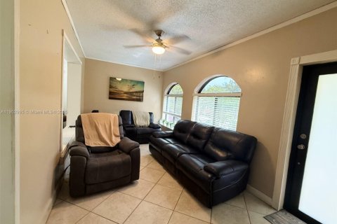 Купить виллу или дом в Майами, Флорида 6 спален, 241.08м2, № 1955504 - фото 9