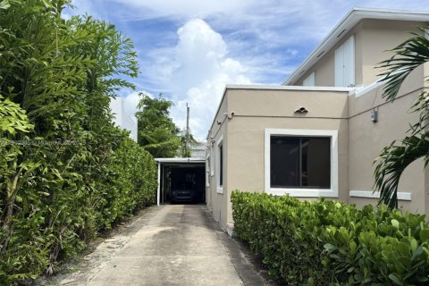 Купить виллу или дом в Майами, Флорида 6 спален, 241.08м2, № 1955504 - фото 4