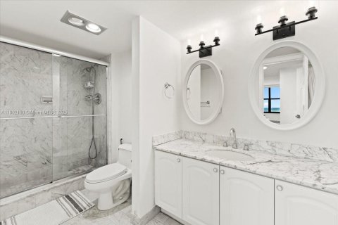Condo in Hollywood, Florida, 1 bedroom  № 1953733 - photo 18