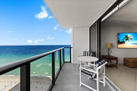 Condo in Hollywood, Florida, 1 bedroom  № 1953733 - photo 13