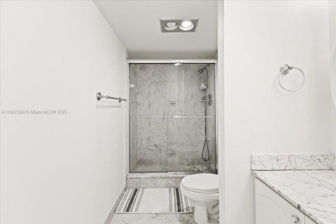 Condo in Hollywood, Florida, 1 bedroom  № 1953733 - photo 19