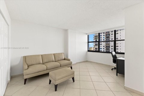 Condo in Hollywood, Florida, 1 bedroom  № 1953733 - photo 20