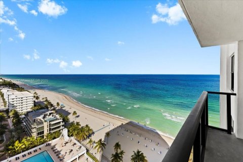 Condo in Hollywood, Florida, 1 bedroom  № 1953733 - photo 24