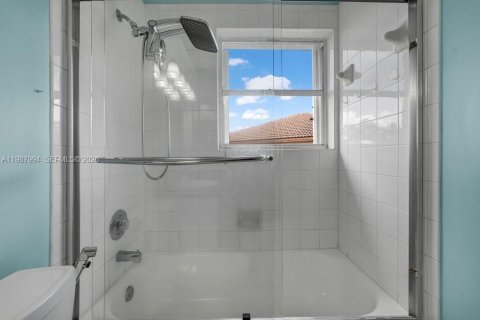 Casa en venta en Pembroke Pines, Florida, 4 dormitorios, 192.77 m2 № 2055775 - foto 27