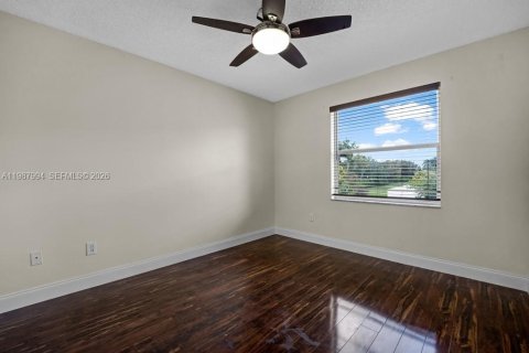 Casa en venta en Pembroke Pines, Florida, 4 dormitorios, 192.77 m2 № 2055775 - foto 28
