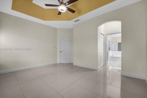 Casa en venta en Pembroke Pines, Florida, 4 dormitorios, 192.77 m2 № 2055775 - foto 15