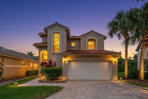 Casa en Pembroke Pines, Florida 4 dormitorios, 192.77 m2 № 2055775