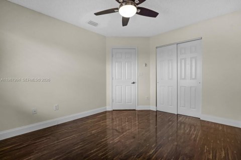 Casa en venta en Pembroke Pines, Florida, 4 dormitorios, 192.77 m2 № 2055775 - foto 29